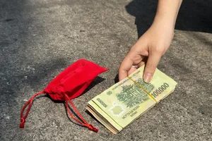 Nhặt tài sản của người khác không trả lại có bị xử lý hình sự?