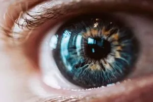 Trẻ em có cần thu nhận mống mắt khi làm căn cước?