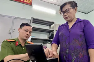 Triển khai Luật Căn cước: 1 trường hợp ở TP Thủ Đức thực hiện tích hợp sinh trắc học ADN