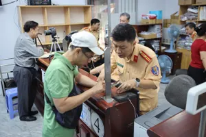 Người dân TP.HCM ngồi nhà cũng có thể sang tên xe: Quá tiện lợi!