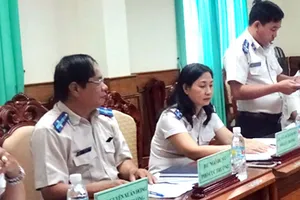 Chấp hành viên vắng, hoãn tòa