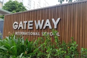 Cần khởi tố ngay vụ bé lớp 1 tử vong vì bỏ quên trên xe