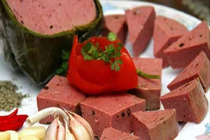 Chả bò Đà Nẵng ngon, ăn nhất mùi lá chuối nấu chín gói chả