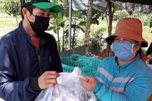 Bếp ăn nghĩa tình giúp lao động nghèo no cái bụng 