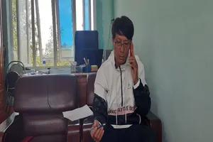 Chủ tịch xã bám trụ sở 20 ngày ứng cứu dân vùng lũ