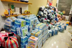 Sinh viên miền Trung gói nỗi lo, quyên góp cứu trợ quê nhà 