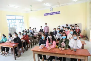 Ngày đầu Ninh Thuận cho học sinh đi học sau kỳ nghỉ do dịch 