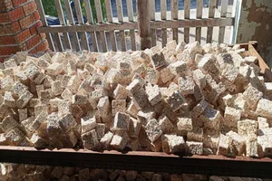 Ở nhà quê thấy phơi cốm là biết tết đang về 