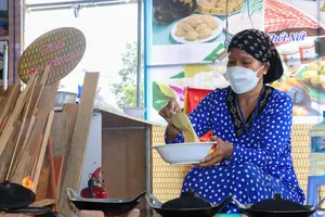 Những người lưu giữ hồn bánh quê