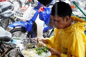 Quán cơm 2.000 đồng 7 năm phục vụ người nghèo ở Ninh Thuận