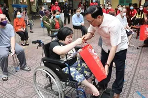 Tháng Nhân đạo: Hướng về ngư dân nghèo và trẻ em nghèo, khuyết tật 