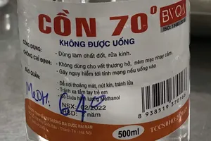 Cơ sở bán lẻ thuốc không được phép bày bán các sản phẩm có chứa Methanol 