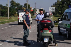 Thoát tội vì đưa hối lộ khi say