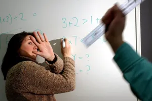 Gần nửa số giáo viên ở Anh từng bị học sinh đánh