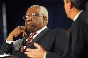 Thẩm phán tối cao Mỹ cất tiếng sau 10 năm dự tòa trong im lặng