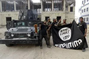 Mất thêm lãnh thổ, IS đang tiến đến 'ngày tàn'