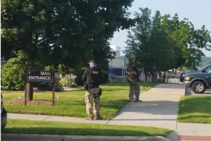 Mỹ: Xả súng tòa án, lại thêm hai cảnh sát chết