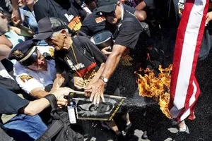 Xả súng vào cảnh sát gần địa điểm đại hội đảng Cộng hòa