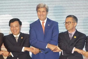 ASEAN và Trung Quốc ra tuyên bố chung thống nhất kiềm chế trên biển Đông