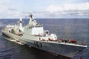 Trung Quốc nâng cấp khu trục hạm ở biển Đông