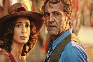 Bị bỏ mặc cho chết đuối vì tưởng đang đóng phim