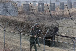 Binh sĩ Triều Tiên đào tẩu sang Hàn Quốc