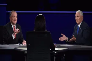 Phó tướng Clinton-Trump tranh luận: Thi nhau bảo vệ sếp