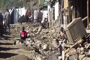 13 thầy trò bị lũ cuốn chết vì quay lại tìm ảnh lãnh tụ