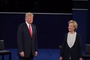 Tranh luận lần 2: Trump sẽ cho Clinton đi tù nếu thắng 