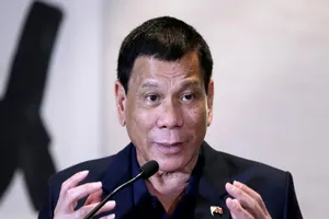 Rời Trung Quốc, ông Duterte lại nói cần Mỹ
