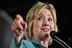 Giữa sóng gió, bà Clinton liệu sẽ vẫn thắng lớn?