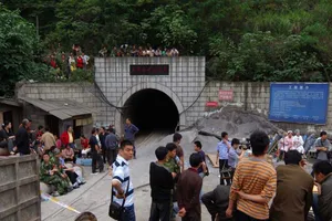 Nổ mỏ than, 33 thợ mỏ mắc kẹt