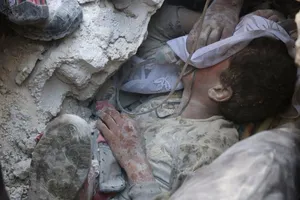 Tang thương Aleppo, 87 người chết vì không kích