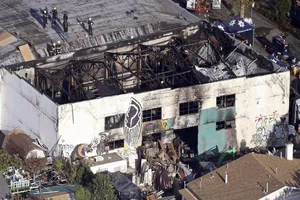 Cháy hộp đêm Mỹ, thương vong tăng lên 33 người