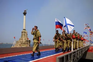 Mỹ trừng phạt 15 cá nhân, công ty Nga