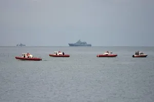 Tìm thấy mảnh vỡ máy bay Nga và xác người dưới biển Đen