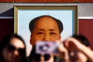 Giáo sư bị sa thải vì chỉ trích Chủ tịch Mao Trạch Đông