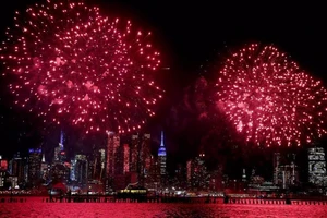 Bộ ảnh các nước đón năm mới con Gà