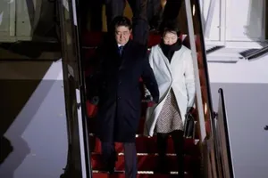Ông Abe sang Mỹ hội đàm, nghỉ cuối tuần cùng ông Trump