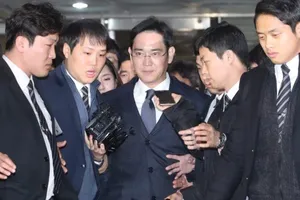 Lãnh đạo bị bắt, Samsung gặp sóng gió