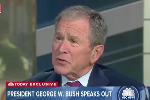 Cựu tổng thống Bush lên tiếng phản pháo ông Trump