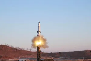 Triều Tiên bất ngờ phóng một lúc 4 tên lửa đạn đạo