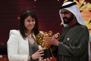 Dạy làm người tử tế, cô giáo đoạt giải 1 triệu USD