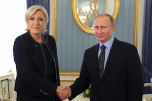 Ứng viên cực hữu Pháp gặp ông Putin tại Nga