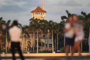 Mỹ điều tra chuyện ông Trump về khu nghỉ mát riêng