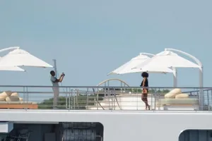 Nhà Obama chơi du thuyền cùng những người bạn nghệ sĩ