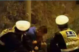 Say xỉn, bứt cỏ ăn mong thoát kiểm tra độ cồn