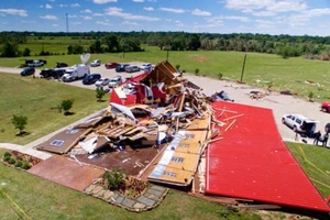 10 người chết vì bão và vòi rồng mạnh ở Mỹ