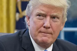 Lần đầu công du và phép thử cho ông Trump