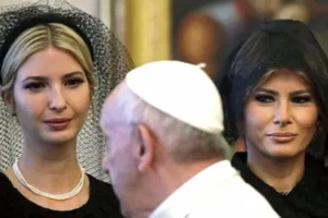 Tại sao bà Trump mặc đồ đen gặp Giáo hoàng Francis?